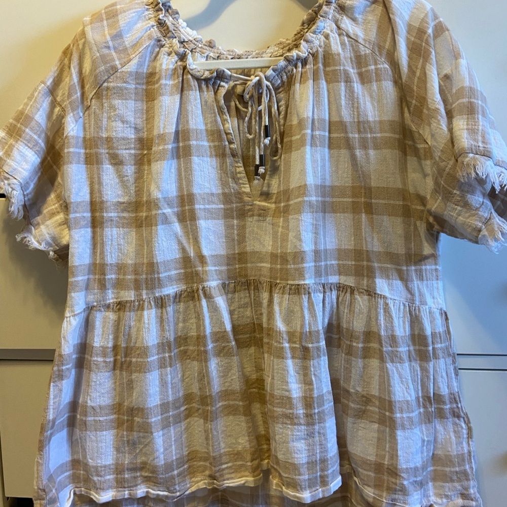 Anthropologie plaid / gingham flowy pepblum blouse
